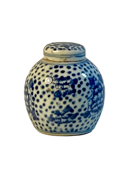 Chinoiserie Ginger Jar with attached lid