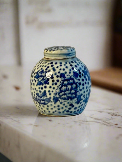 Chinoiserie Ginger Jar with attached lid